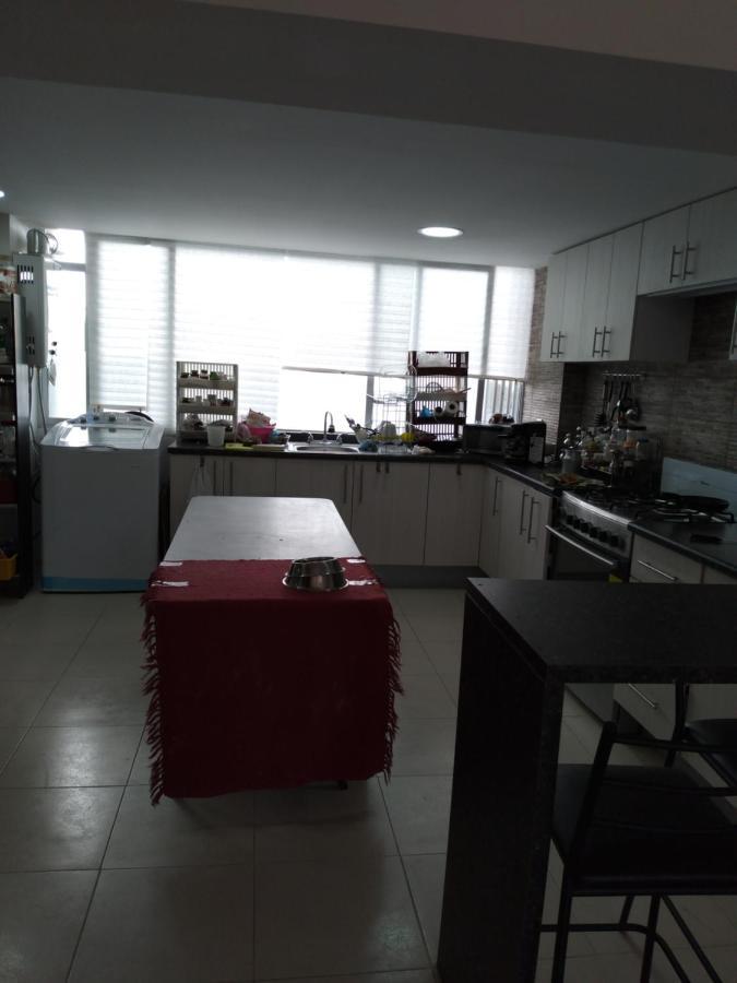 Charming Sunny Bedroom Overlooking Beautiful Amsterdam Avenue In Best Condesa Area เม็กซิโกซิตี้ ภายนอก รูปภาพ