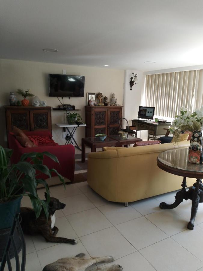 Charming Sunny Bedroom Overlooking Beautiful Amsterdam Avenue In Best Condesa Area เม็กซิโกซิตี้ ภายนอก รูปภาพ