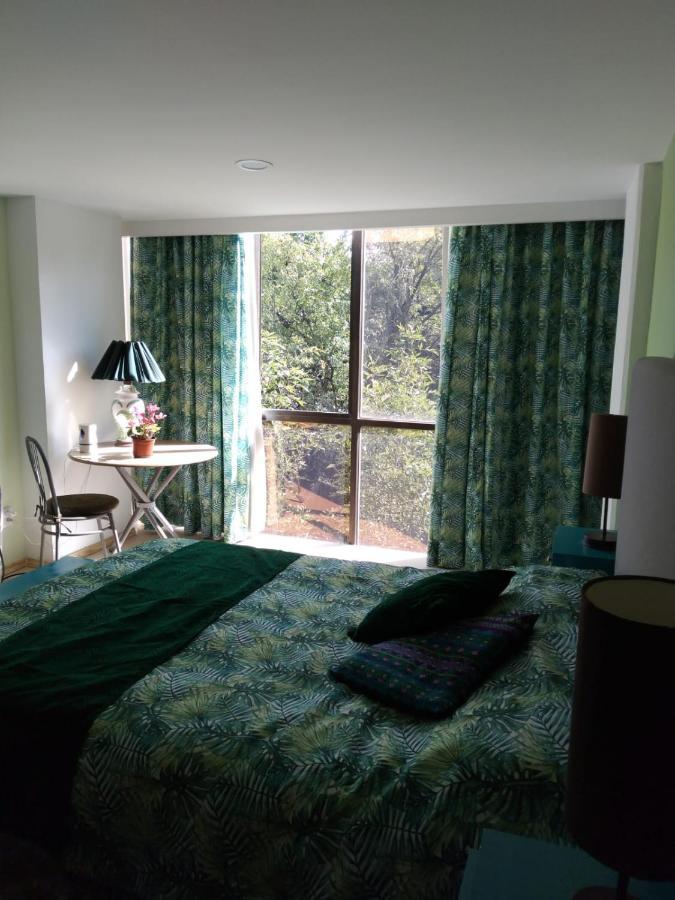 Charming Sunny Bedroom Overlooking Beautiful Amsterdam Avenue In Best Condesa Area เม็กซิโกซิตี้ ภายนอก รูปภาพ