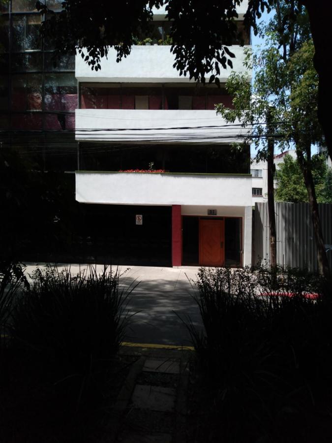 Charming Sunny Bedroom Overlooking Beautiful Amsterdam Avenue In Best Condesa Area เม็กซิโกซิตี้ ภายนอก รูปภาพ